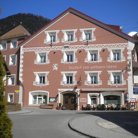 Gasthof Zum Goldenen Loewen เนาดาส ภายนอก รูปภาพ