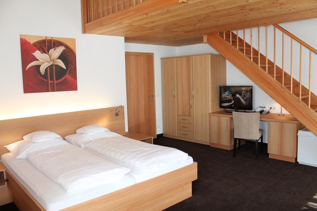 Gasthof Zum Goldenen Loewen เนาดาส ห้อง รูปภาพ