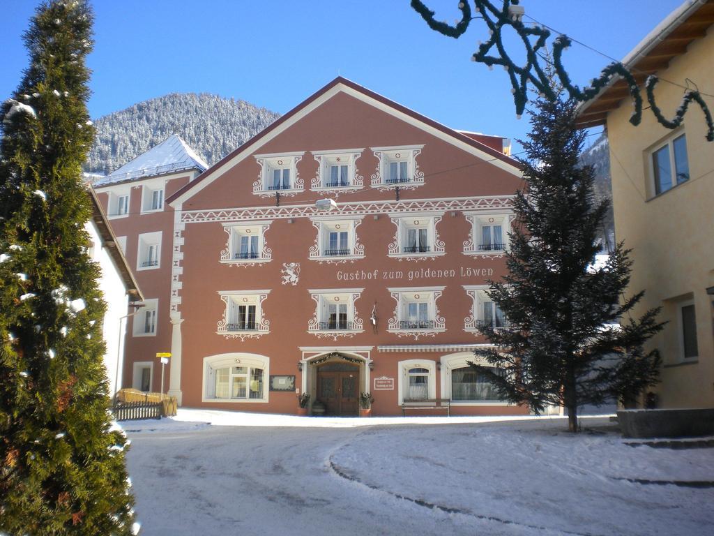 Gasthof Zum Goldenen Loewen เนาดาส ภายนอก รูปภาพ