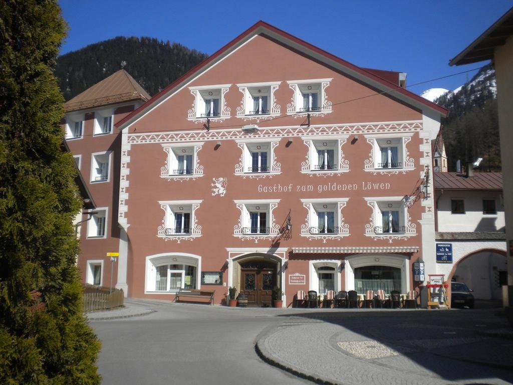 Gasthof Zum Goldenen Loewen เนาดาส ภายนอก รูปภาพ