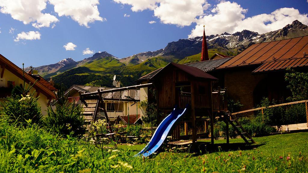 Gasthof Zum Goldenen Loewen เนาดาส ภายนอก รูปภาพ