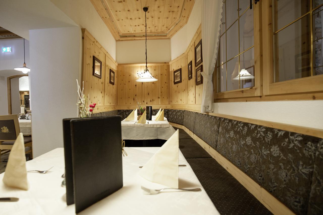 Gasthof Zum Goldenen Loewen เนาดาส ภายนอก รูปภาพ